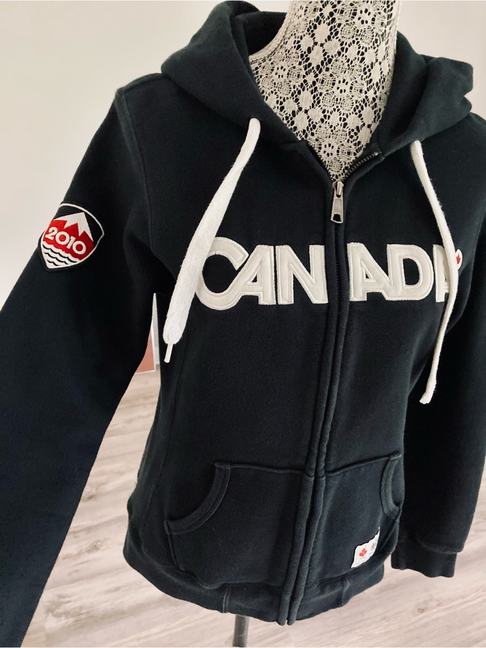 2010 Authentic Olympic Canada Hoody Size Small